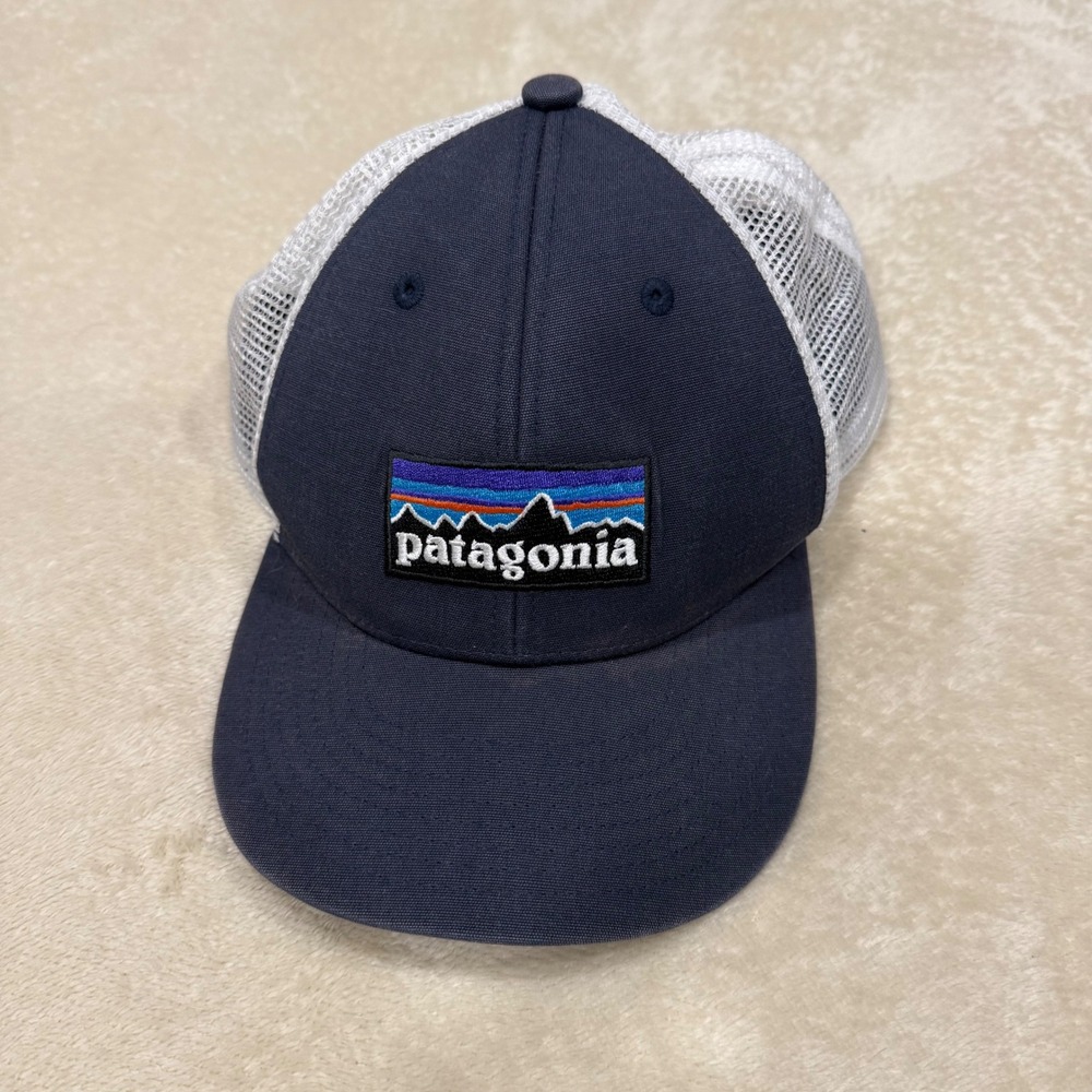 Patagonia P-6 Logo Trucker Hat Navy Blue White Mesh Snapback Cap RN51884